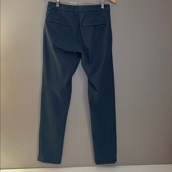 Lululemon Mens Commission
Slim-Fit Pant Men's Classic Navy Pants 30 - Picture 5 of 12